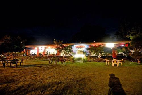 Lodge Lakeside Camping Resort