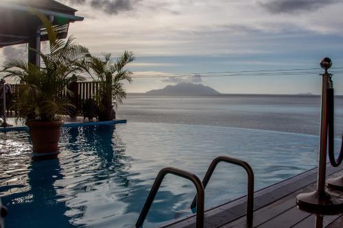 Treasure Cove Hotel & Restaurant