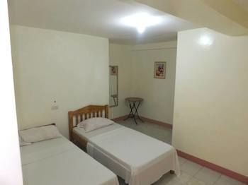 Hotel Constrell Pension House