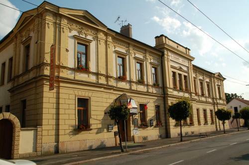 Hostal Penzion ?ern� K??