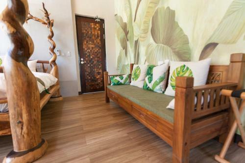 Roaming Cloud Sun Moon Lake B&B