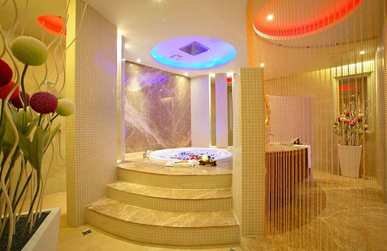 Hotel Le Chateau Motel