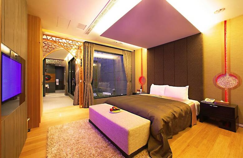 Hotel Le Chateau Motel