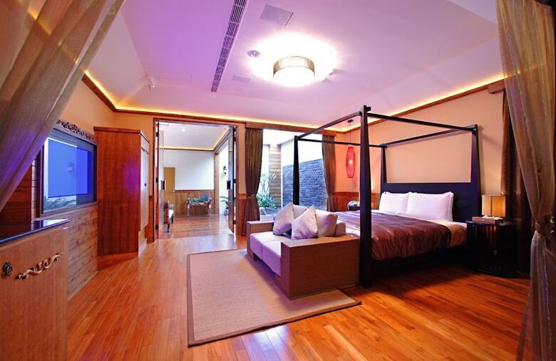 Hotel Le Chateau Motel