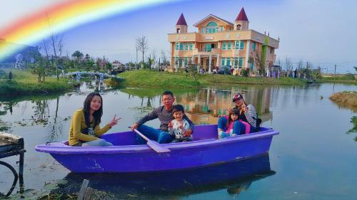 Love Lake Castle