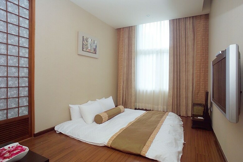 Hotel Young Lake Resort