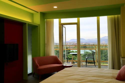 The Riverview Retreats