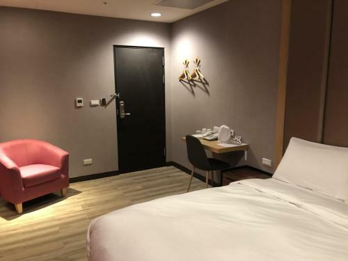 Honest & Warm Hotel