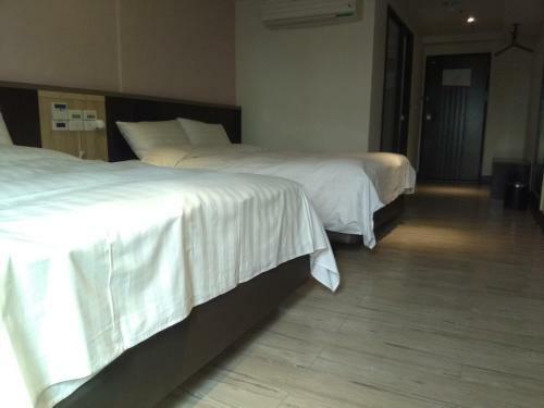 Dengfeng Milan Business Hotel