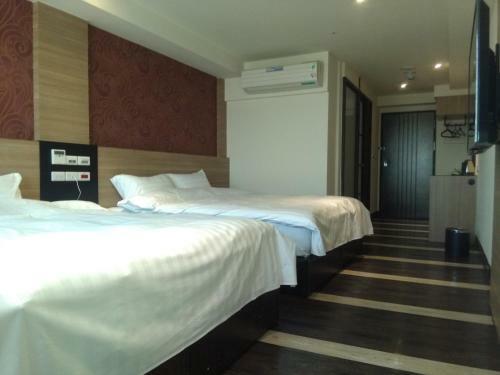 Dengfeng Milan Business Hotel