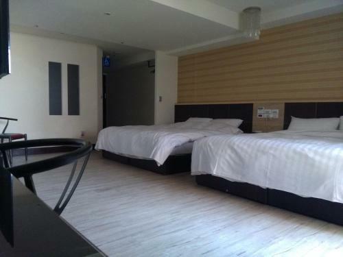 Dengfeng Milan Business Hotel
