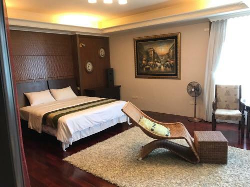 Bed & Breakfast Emaly Homestay