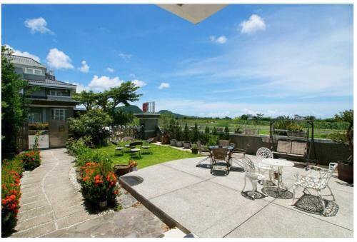 Bed & Breakfast Emaly Homestay