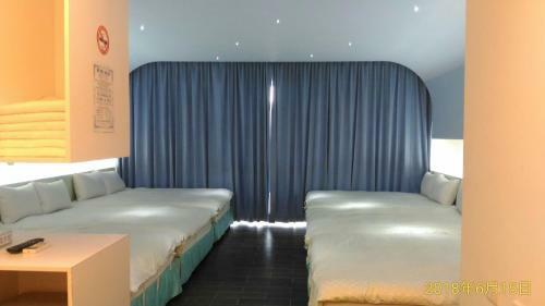 Sky Square Homestay