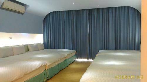 Sky Square Homestay