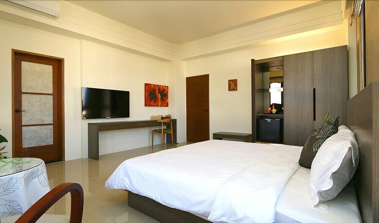 Bed & Breakfast Residents With Easy Places