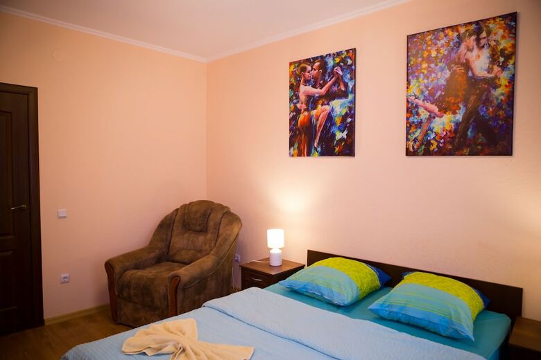 Best Apartments On Kyryla & Mefodia