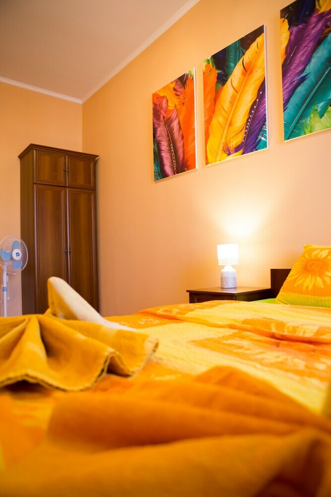 Best Apartments On Kyryla & Mefodia