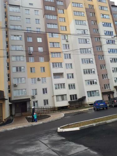 Apartment On Lyali Ratushnoy