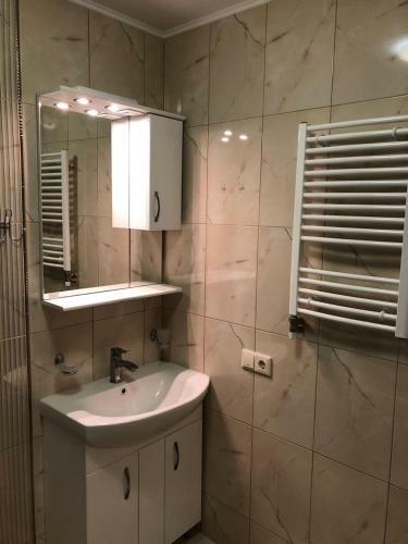 Apartment Near Bozdosh Park 2