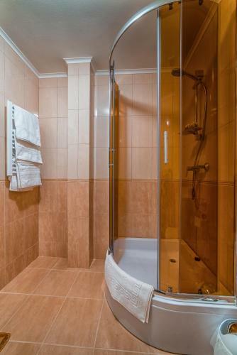 Hotel And Restaurant Velure
