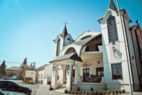 Hotel And Restaurant Velure