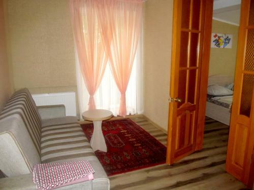 Apartment On Hoholya 90