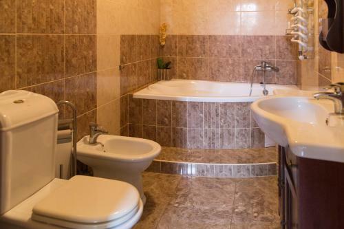 Hostal Semeyny Guest House