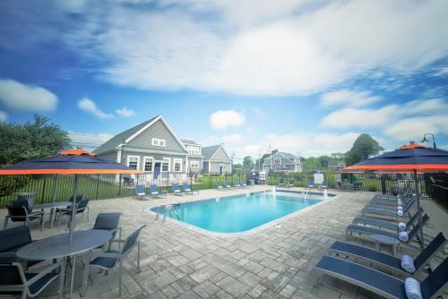 The East Island Reserve Hotel
