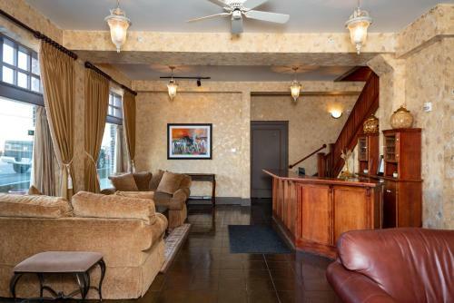 Historic Hotel Condon