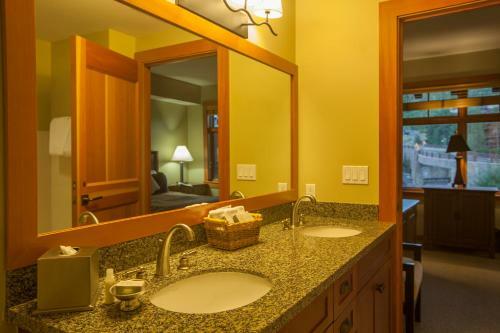 Capitol Peak Lodge, A Destination Residence