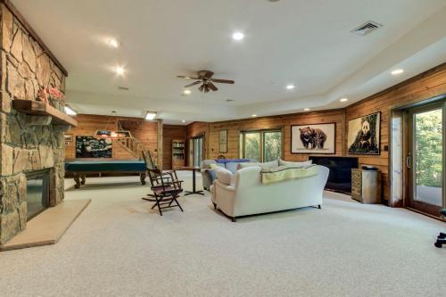 Douglas Lake Lodge In The Smoky Mountains