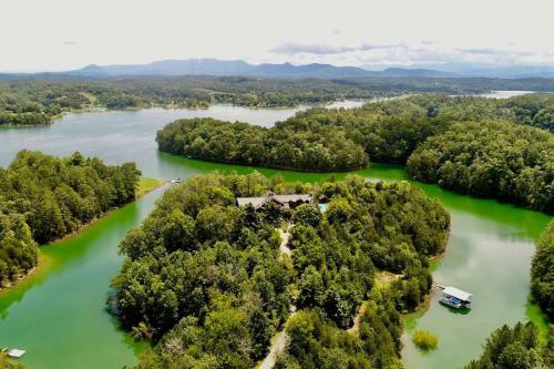 Douglas Lake Lodge In The Smoky Mountains