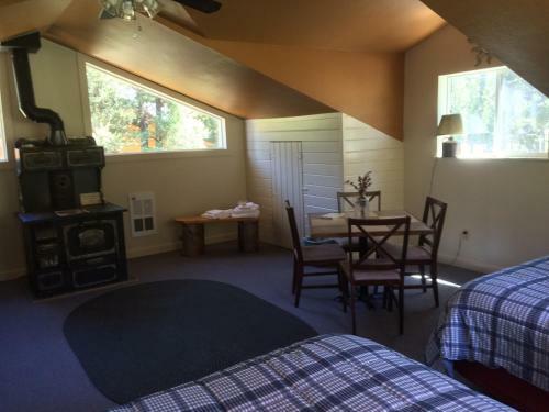 Boulder Creek Lodge