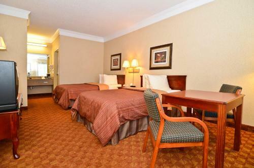 Motel Peach State Inn & Suites