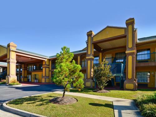 Motel Peach State Inn & Suites