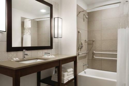 Hotel Country Inn & Suites By Radisson, Ft. Atkinson, Wi