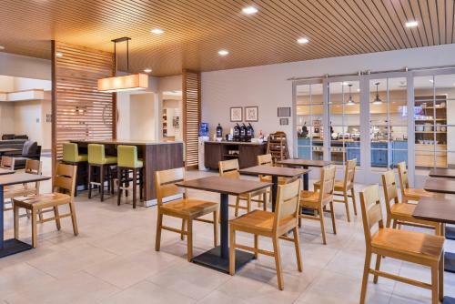 Hotel Country Inn & Suites By Radisson, Ft. Atkinson, Wi