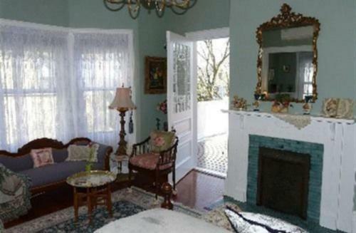 Berkeley House Bed & Breakfast