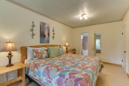 Sisters Downtown 1930s Cottage