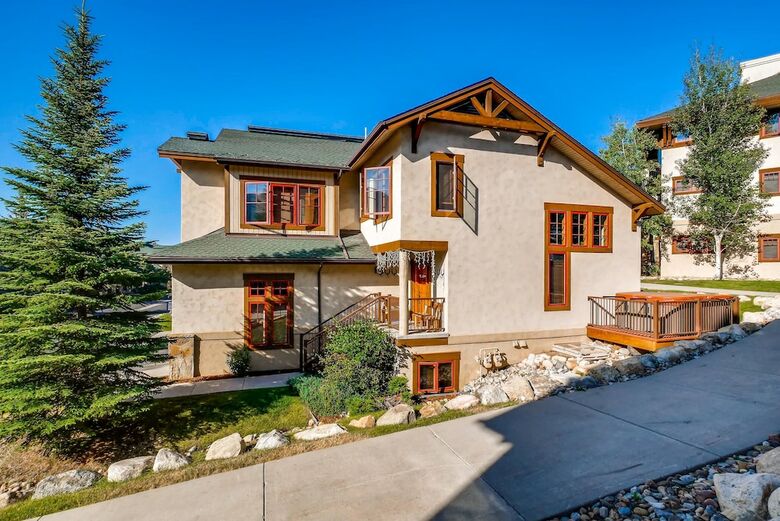 Eagleridge Townhomes 1556