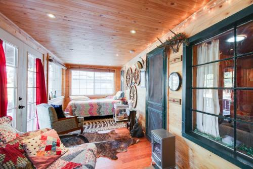 Country Cottage By The Lake