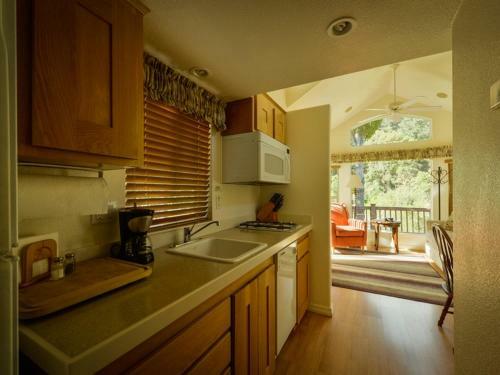 Hotel Strawhouse Resorts