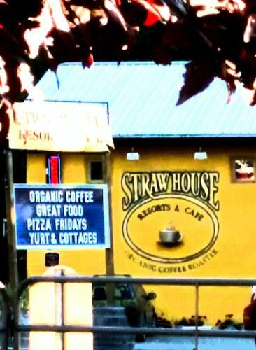 Hotel Strawhouse Resorts