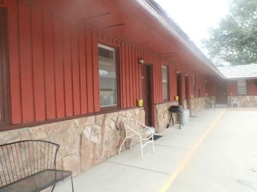 Sage And Sand Motel