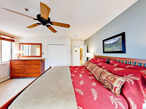 Apartamento 2700 Eagleridge Dr Condo Unit N11