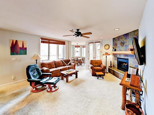 Apartamento 2700 Eagleridge Dr Condo Unit N11