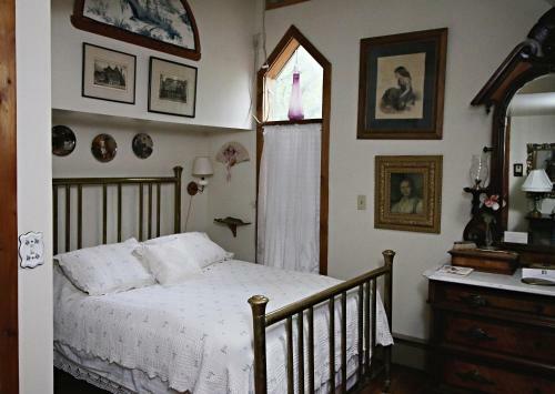 Ebenezer House Bed & Breakfast