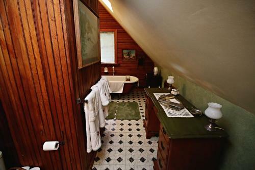 Ebenezer House Bed & Breakfast