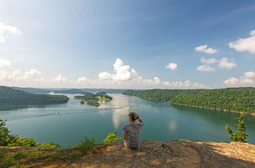 Dale Hollow Lake State Resort Park